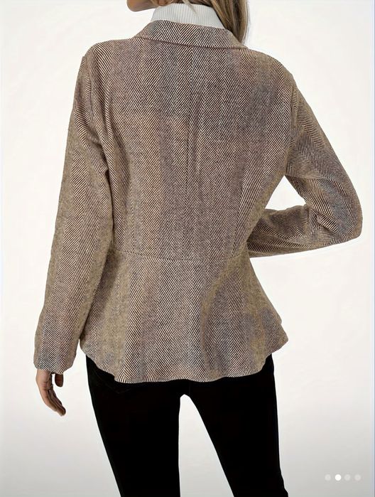 Стильный теплый жакет.