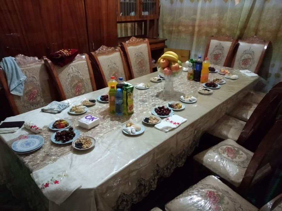 Stol stul 12~talik mexmonxona uchun mebel narxini kelishamiz