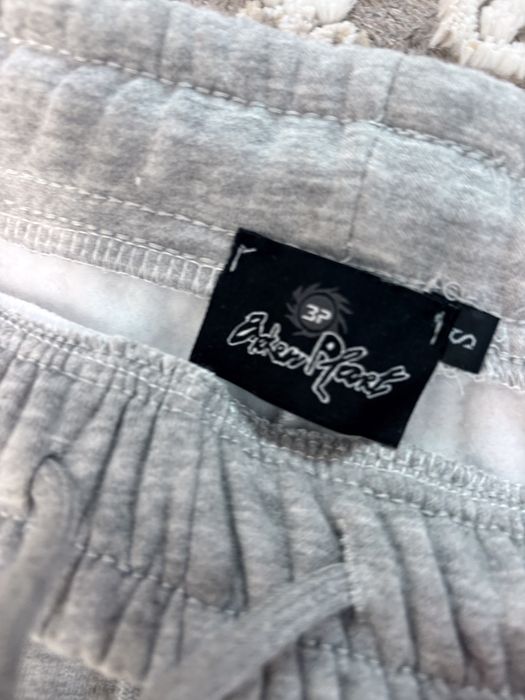 Продам одежду молодежная