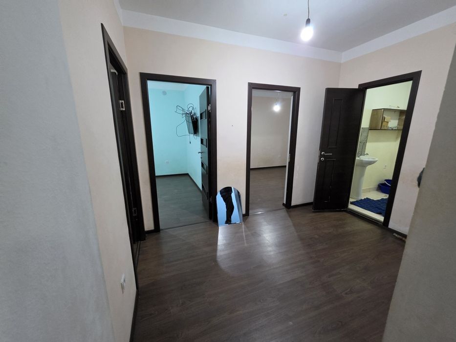 Motrid Qora suv 3 xonali 4 etaj sotiladi
