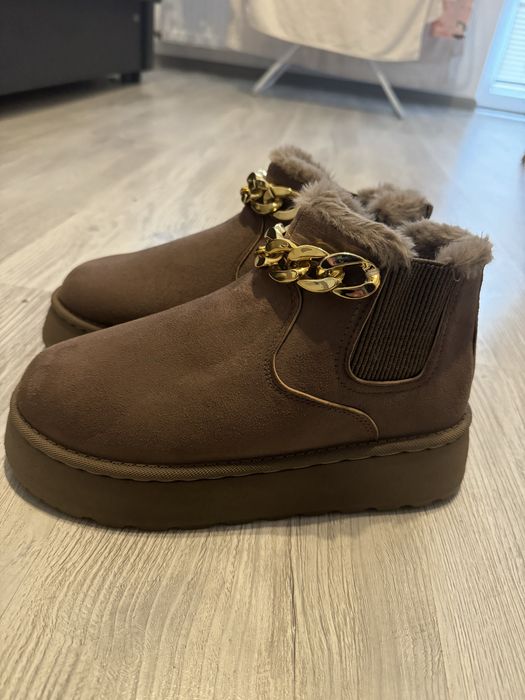 Ghete imblanite tip UGG