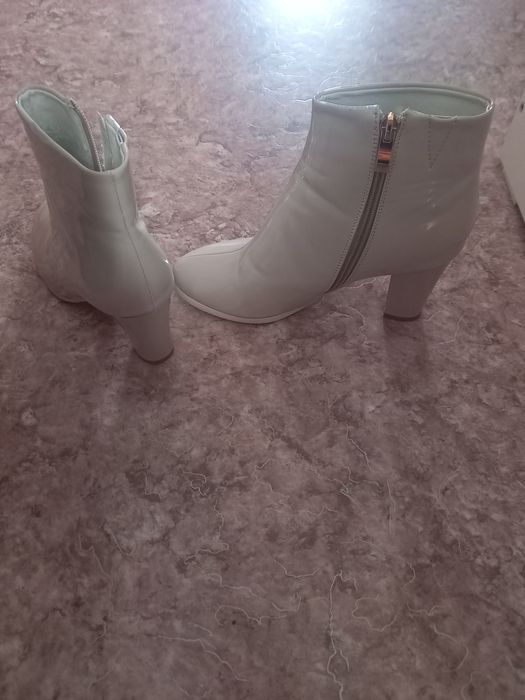 Продам обувь в хорошем состоянии