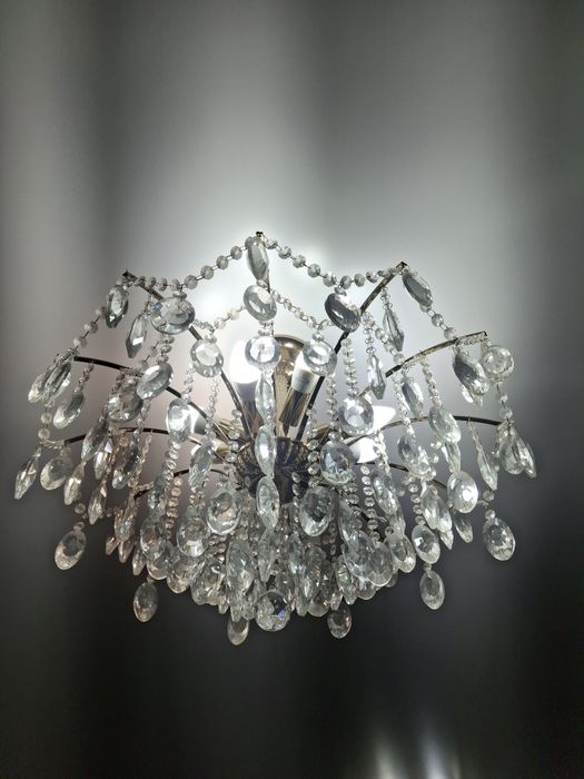 Продам люстры горный хрусаль.