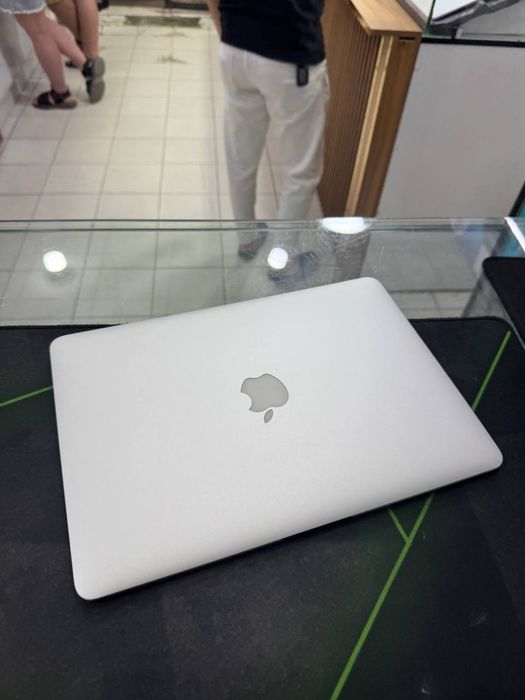 Apple Macbook Air 2017 SSD 128GB ОЗУ 8GB