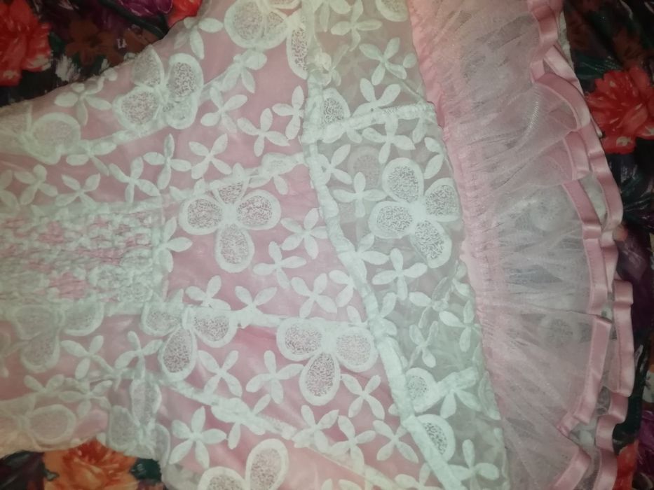 Продам праздничные платья