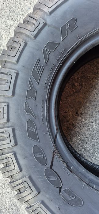 4 anvelope M+S M/T Goodyear 235/85/16.Pretul este pe bucata.