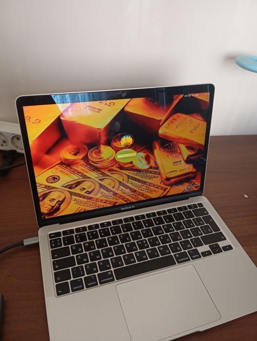 MacBook Air 13 .