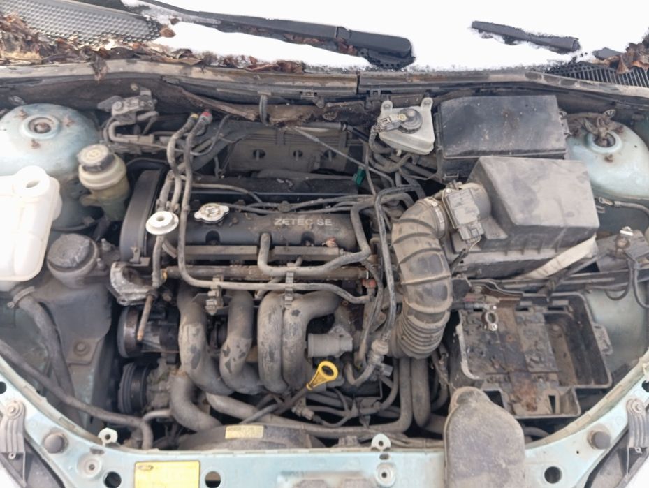 Продавам форд фокус бензин На Части