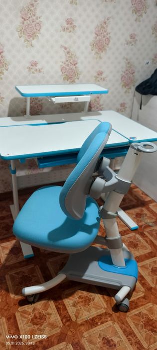 Продам детский стол