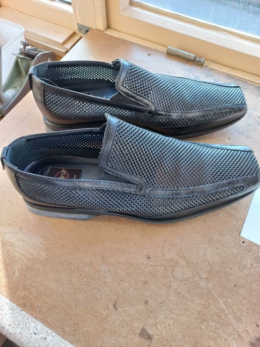 Продаются мужские туфли