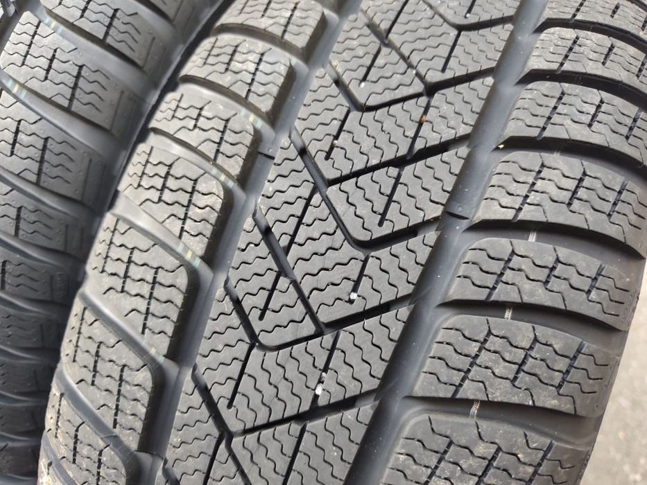 225/40/18" 4бр Pirelli Sotozero 3,dot4524,7mm