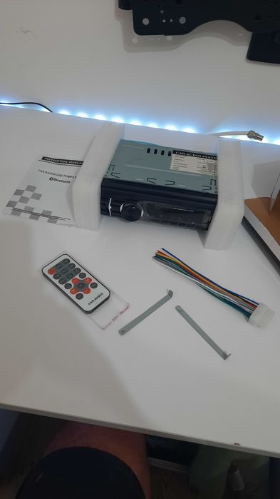 Vand player audio auto cu sistem bluetooth