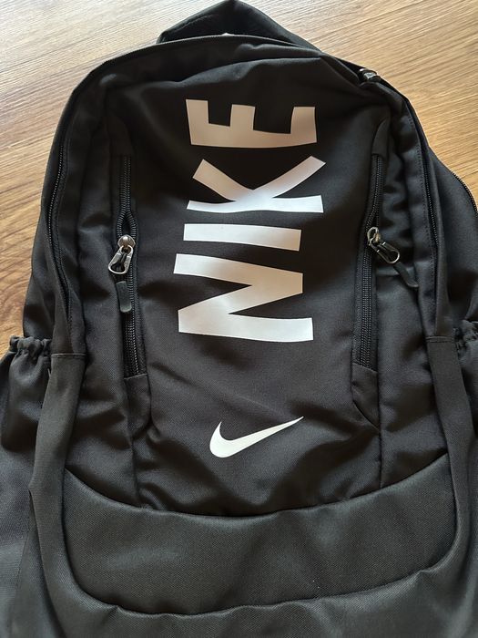 Черна раница Nike