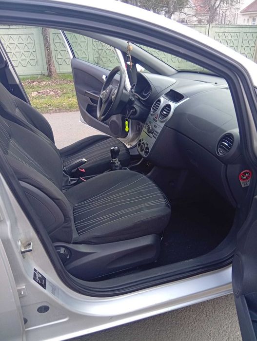 Opel Corsa 1.2 Benzina si GPL 2010