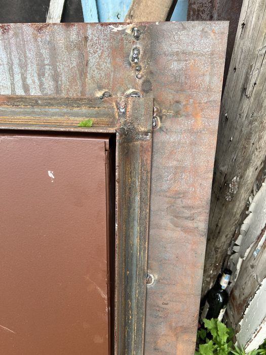 Продам дверь металическую