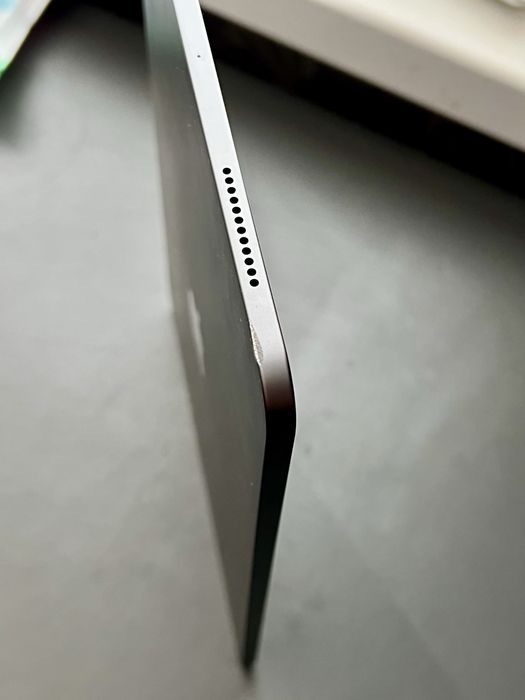Apple iPad Air 5-Gen 64GB / A2588