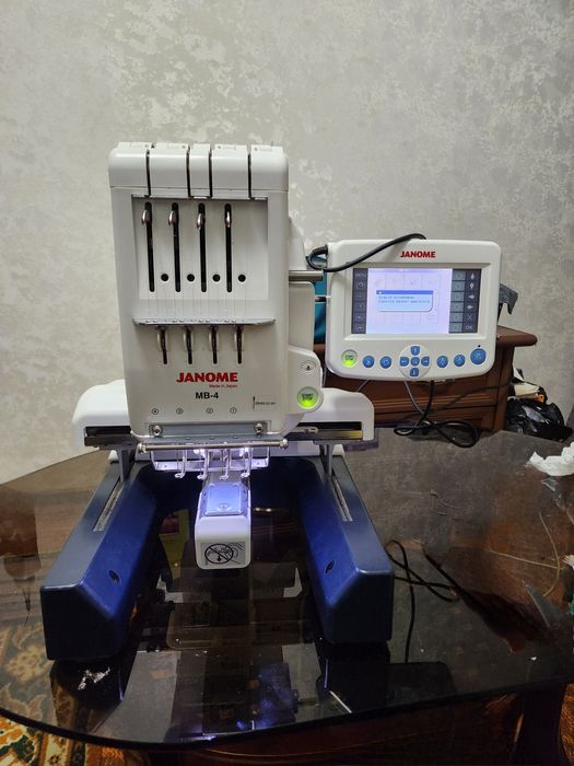 Продаю вышивальную машину Janome MB-4