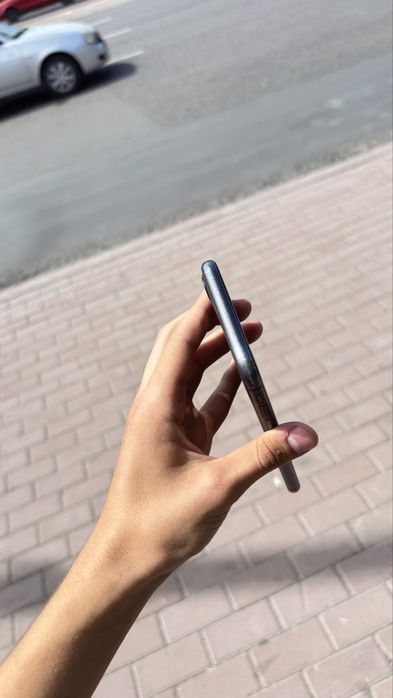 Продам iPhone 11 — 64 GB