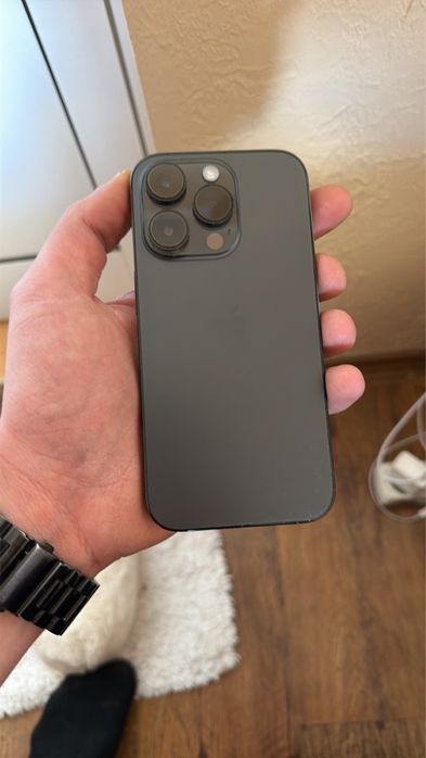 Продавам Iphone 14 pro