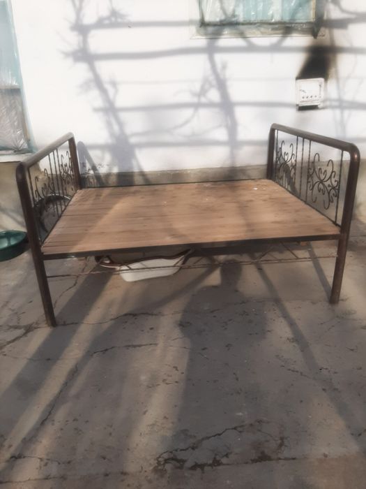 Karavat qalin temirdan