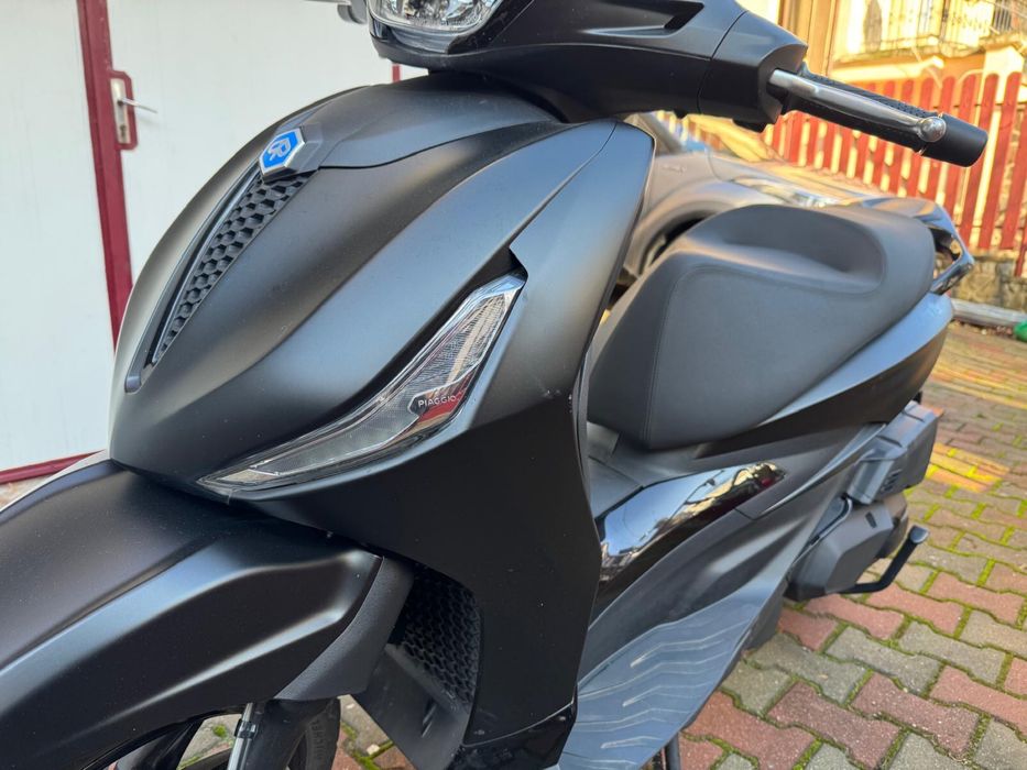 Piaggio Beverly 400 hpe, an 2024