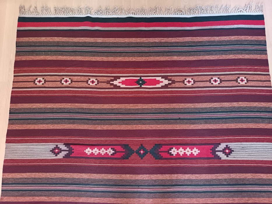 Автентичен чипровски килим