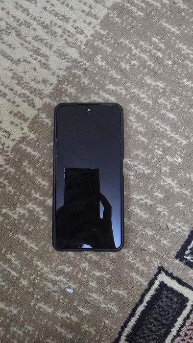 Продаю Poco F3 6/128GB на запчасти