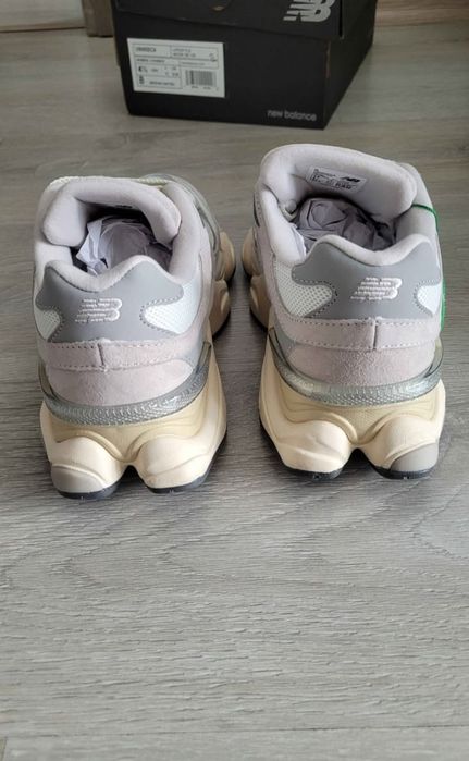 Adidasi new balance 9060