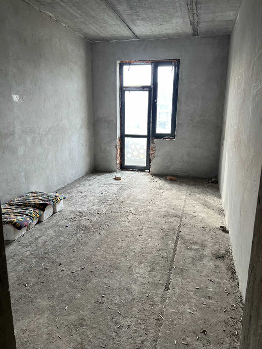 Новостройка шахар марказида квартира сотилади !!!