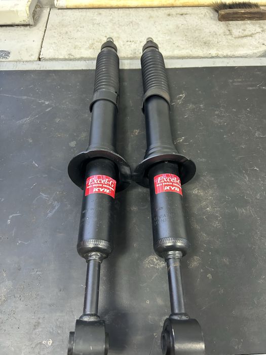 Передние амортизаторы