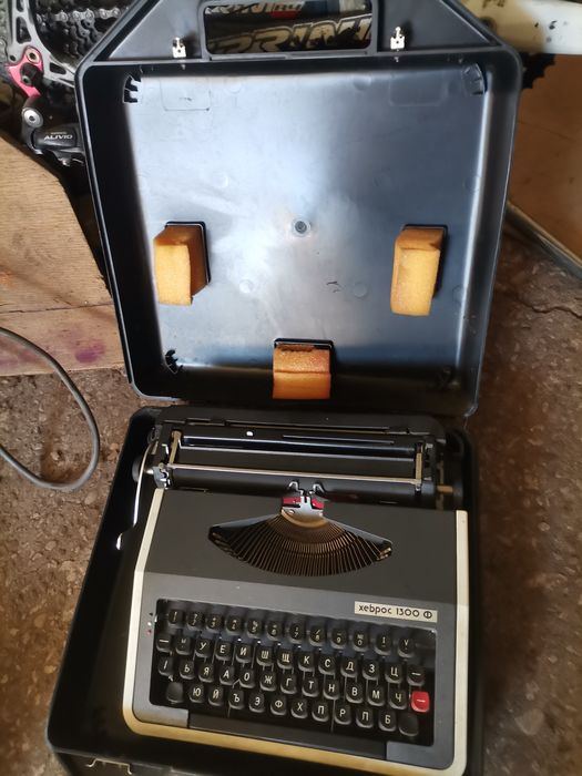 Пишеща машина хеброс 1300 Ф