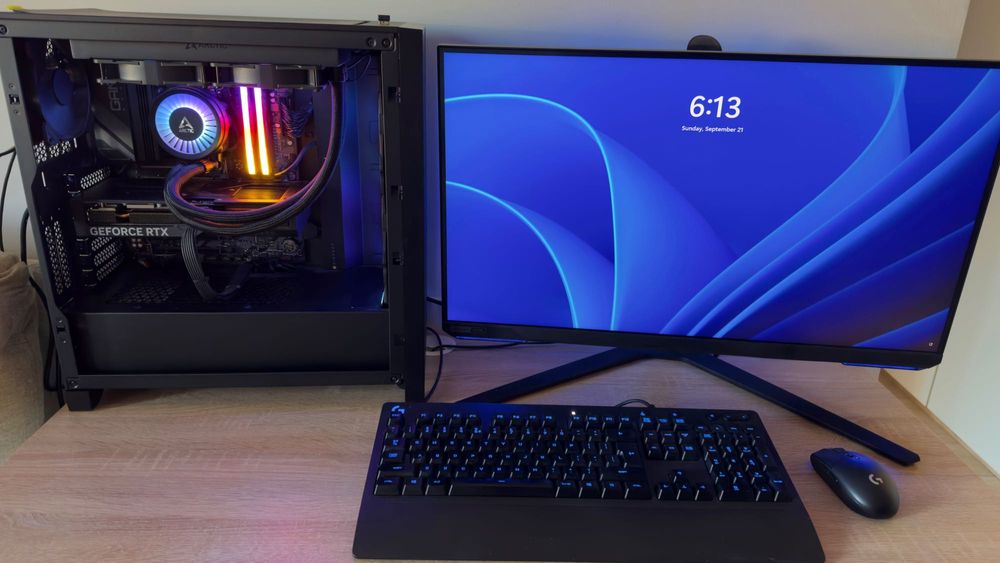Sistem PC Gaming cu garantie 1 an racire lichid RTX 4070 SUPER + G7 4K