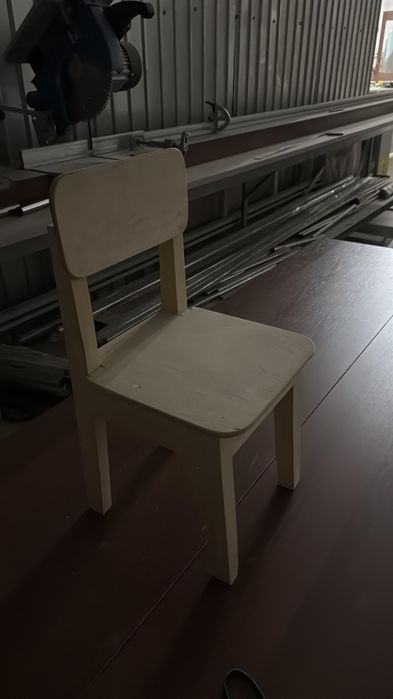 Стульчи и пуфики