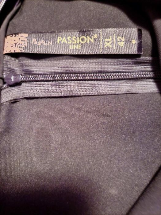 Официална рокля-XL размер  (42) чисто нова с ръкави до лактите- 150лв