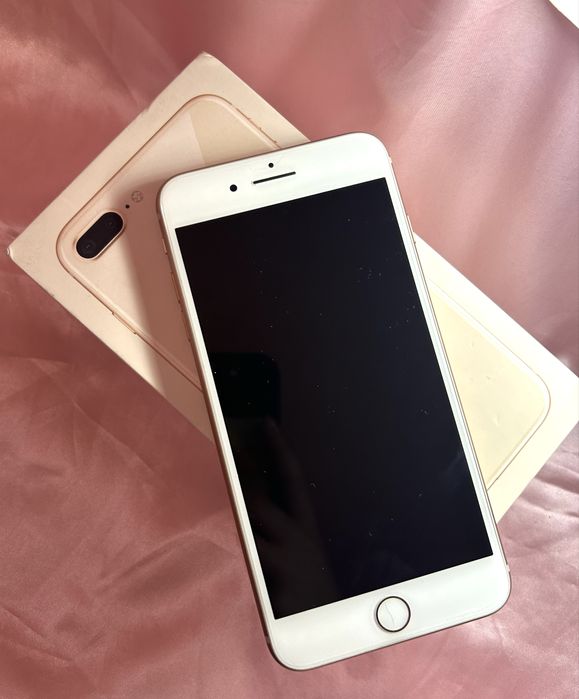 iPhone 8 Plus Gold 64GB в отлично състояние