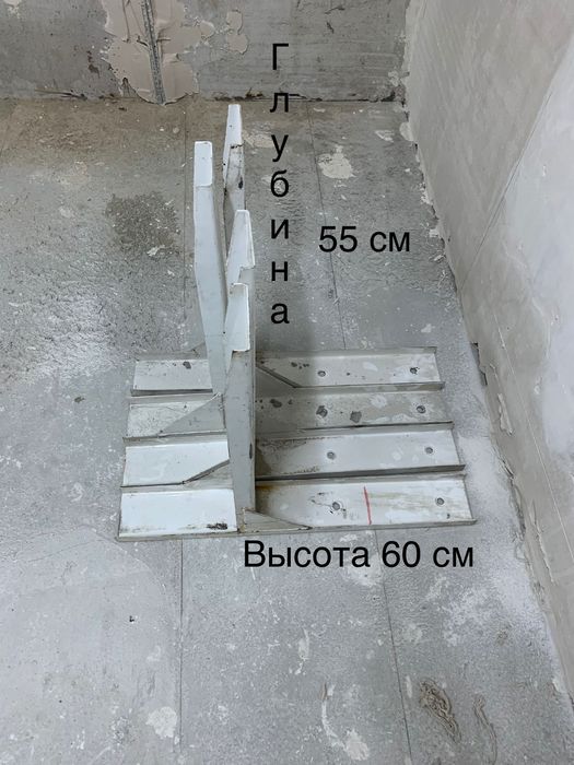 Вешалка в салон красоты кронштейн