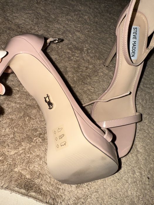 Продавам сандали на ток Steve Madden