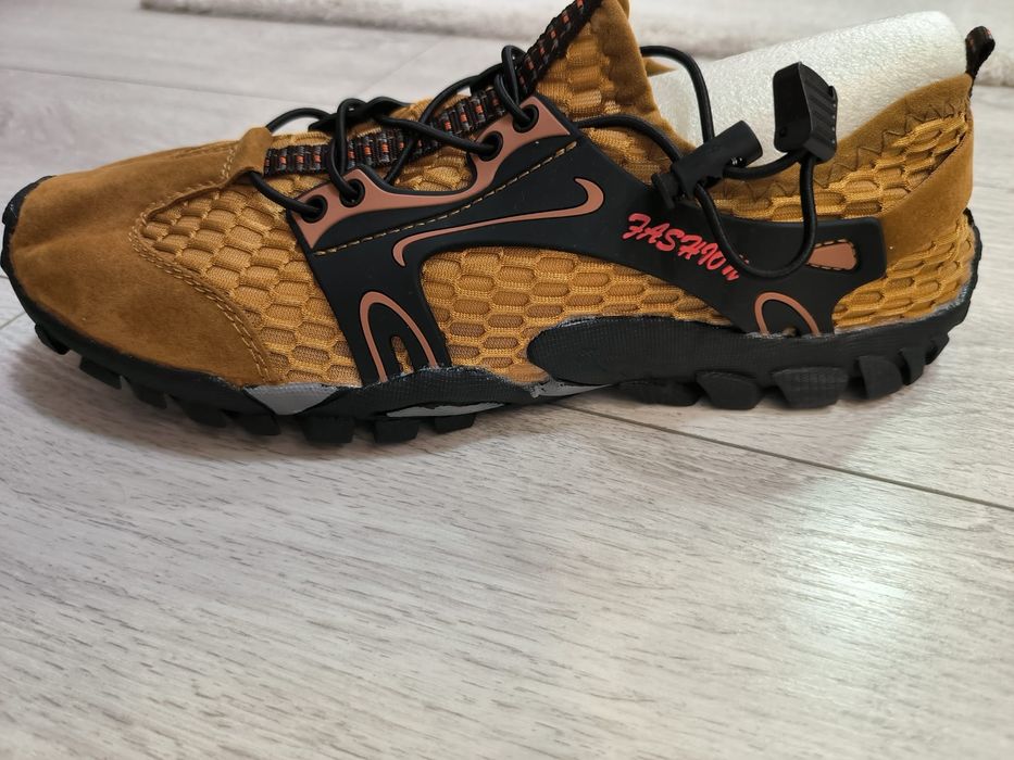 Pantofi sport drumetii