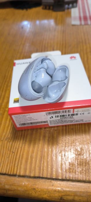 Wuawei 5i , Jaybird , Redmi buds 4