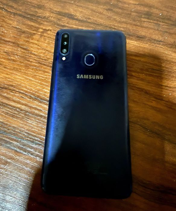 Samsung a20 s xolati yaxshi xotirasi 32talik