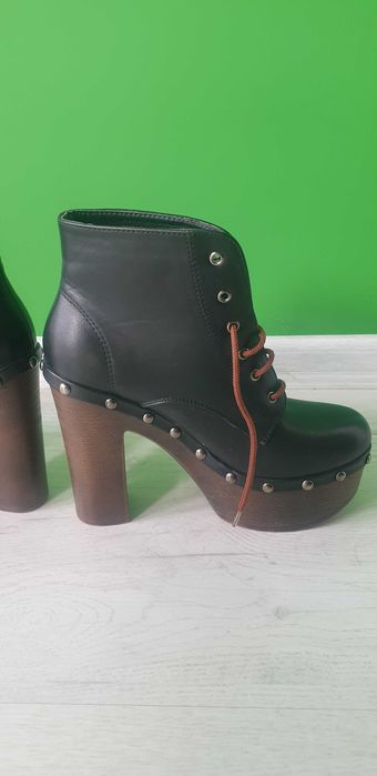 Високи боти черни