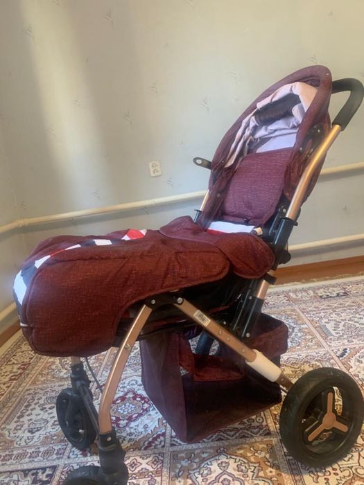 Продам коляску только дома пользовались .