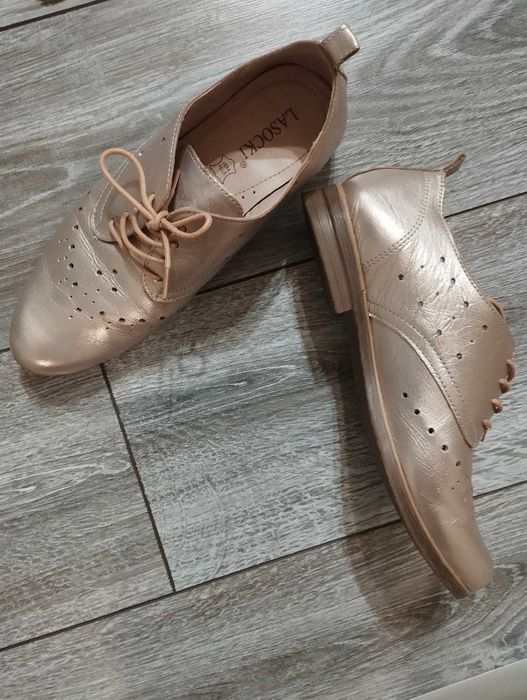 Официални и ежедневни обувки