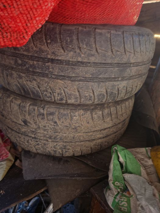 Продам летнее резину на 15