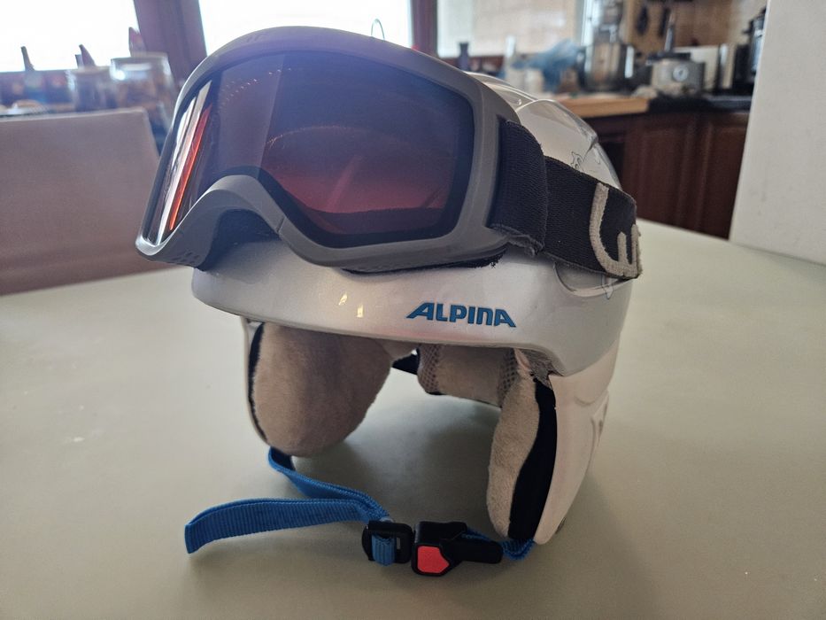 Детска ски каска Alpina 51-55 и очила