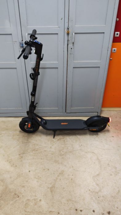 Trotineta Segway Ninebot F2