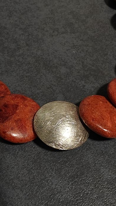 Colier din discuri de coral