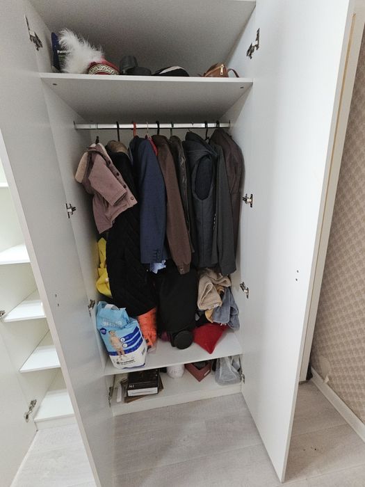 Шифоньер и сундук