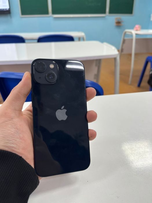 Айфон 13 б/у отличном состоянии