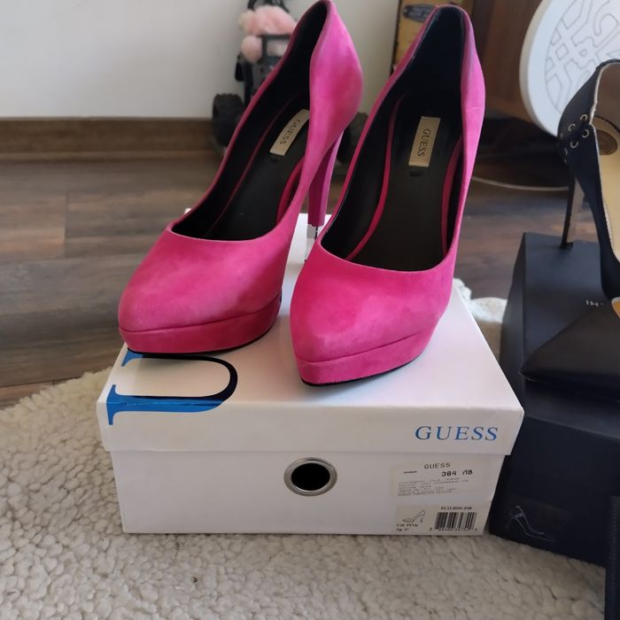 Високи Токчета Guess